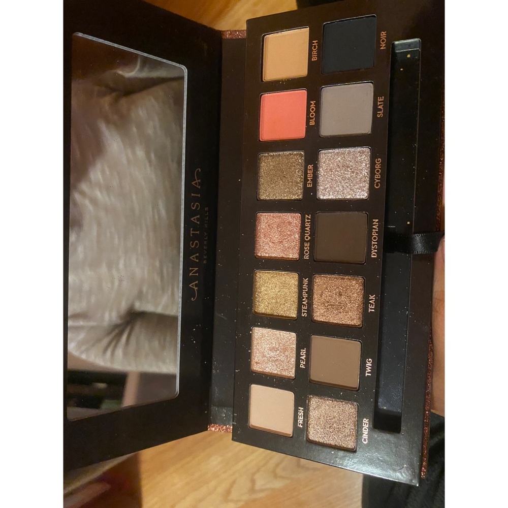COPY - Exclusive Anastasia BH Sultry palate.
